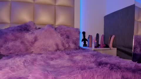 juliana_js_ online show from 12-17-25, 04:02