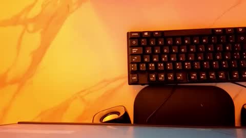 Snapshot of juliana_tx chatting on 11-16-25, 03:01 Online 2200 to 600 online show from 11-16-25, 03:01