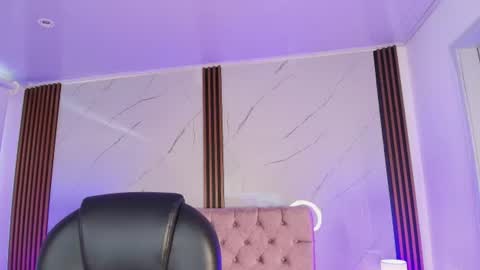Snapshot of julianaa_castro chatting on 07-04-26, 12:11 JULIANA CASTRO online show from 07-04-26, 12:11