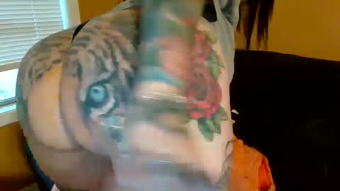 Snapshot of julianaxxxrose chatting on 01-20-25, 03:39 Texas Mamasita online show from 01-20-25, 03:39