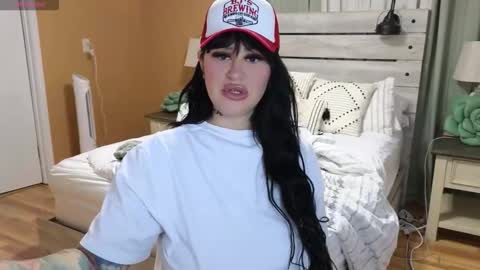 Snapshot of julianaxxxrose chatting on 10-10-25, 12:26 Texas Mamasita online show from 10-10-25, 12:26