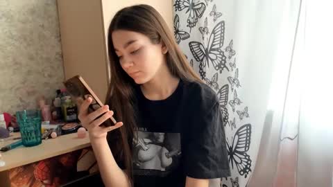 Viola online show from 02-25-26, 01:48