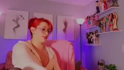 Snapshot of julianna_saenz chatting on 06-21-26, 10:56 Juliana online show from 06-21-26, 10:56