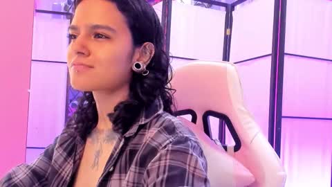 julianne_7 online show from 02-11-26, 08:25