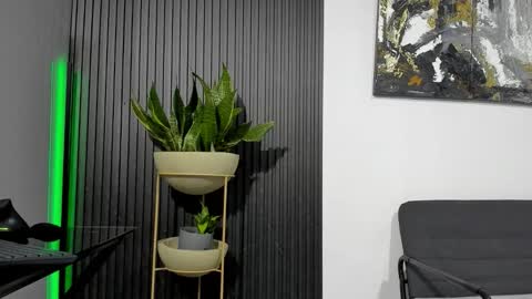 Julian online show from 02-20-26, 12:18