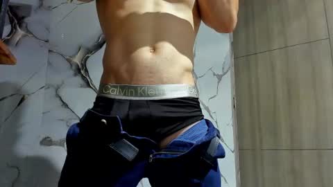 Snapshot of juliansexxx16 chatting on 07-06-26, 12:40 Julian online show from 07-06-26, 12:40