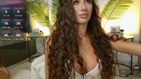 JuliaQuin online show from 09-24-25, 02:37