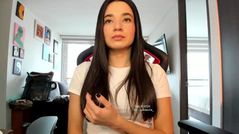 Jeimy Help me to reach 100 thumbs up online show from 12-06-24, 09:57