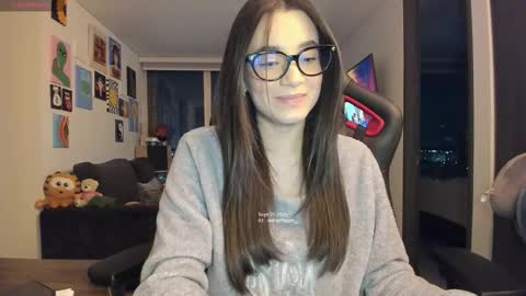 Snapshot of julidavila chatting on 09-21-25, 02:02 Jeimy Help me to reach 100 thumbs up online show from 09-21-25, 02:02