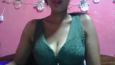 julie0612 online show from 12-21-25, 10:55