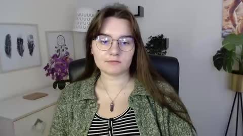 Julie online show from 09-15-25, 12:38