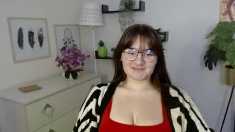 Julie online show from 11-12-25, 02:28