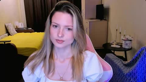 Julie online show from 03-12-26, 02:45