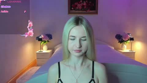 Snapshot of julieblazex chatting on 06-19-26, 08:34 julieblazex online show from 06-19-26, 08:34