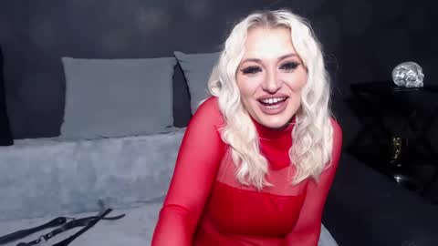 Snapshot of juliediamond chatting on 03-01-25, 01:53 julia online show from 03-01-25, 01:53