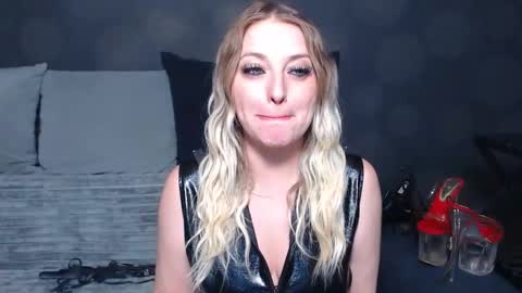 Snapshot of juliediamond chatting on 05-14-26, 09:27 julia online show from 05-14-26, 09:27