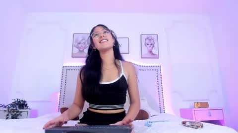 Snapshot of juliee_ross chatting on 04-20-26, 12:08 juliee_ross online show from 04-20-26, 12:08