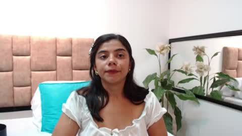 Snapshot of julieehabubu chatting on 04-21-26, 01:42 Julieehabubu online show from 04-21-26, 01:42
