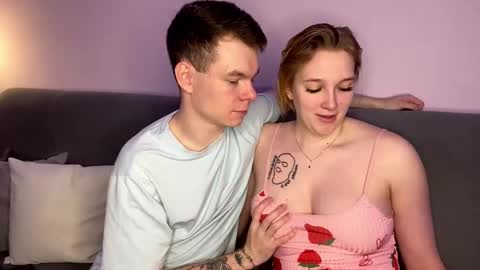 Julie and Thomas online show from 09-22-25, 07:10