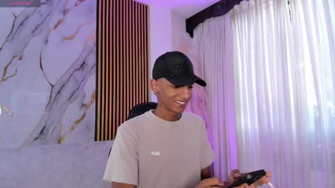 Snapshot of juliensaint_ chatting on 09-14-25, 12:04 Julien online show from 09-14-25, 12:04