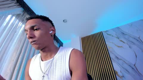 Julien online show from 04-08-26, 11:54