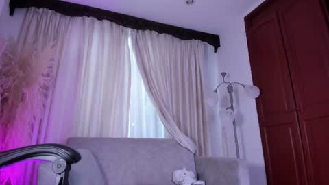 Snapshot of juliensaint_ chatting on 07-03-26, 12:11 Julien online show from 07-03-26, 12:11