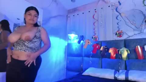 Snapshot of juliet_miller chatting on 07-11-26, 04:04 Juliet online show from 07-11-26, 04:04
