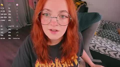 Snapshot of juliet_schoolgirl chatting on 09-26-25, 02:43 Juliet online show from 09-26-25, 02:43