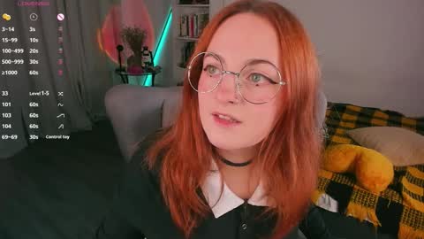 Snapshot of juliet_schoolgirl chatting on 10-10-25, 12:53 Juliet online show from 10-10-25, 12:53