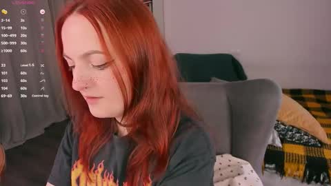 Snapshot of juliet_schoolgirl chatting on 12-19-25, 12:39 Juliet online show from 12-19-25, 12:39