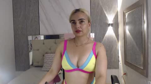 Snapshot of julieta__fox_ chatting on 06-23-26, 07:23 julieta__fox_ online show from 06-23-26, 07:23