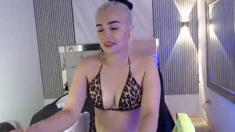 Snapshot of julieta__fox_ chatting on 07-09-26, 03:49 julieta__fox_ online show from 07-09-26, 03:49