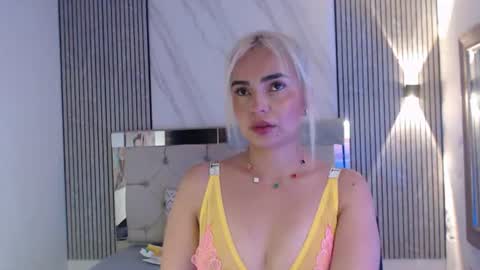 Snapshot of julieta__fox_ chatting on 07-13-26, 03:26 julieta__fox_ online show from 07-13-26, 03:26