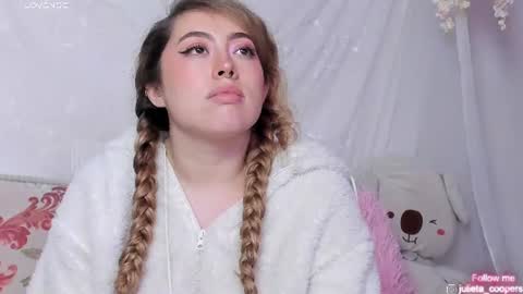 Snapshot of julieta_cooper20 chatting on 06-18-26, 09:14 Juli online show from 06-18-26, 09:14