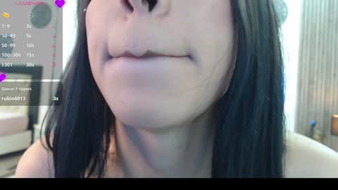 Snapshot of julieta_de_los_angeles chatting on 12-18-24, 12:43 Julieta online show from 12-18-24, 12:43