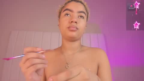 Snapshot of julieta_flower chatting on 01-25-25, 01:19 Julieta IG juietaflower06 online show from 01-25-25, 01:19