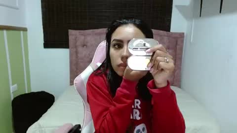 Snapshot of julieta_fn chatting on 07-04-26, 01:06 julieta_fn online show from 07-04-26, 01:06