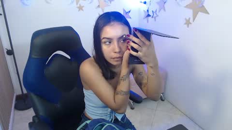 Snapshot of julieta_fn chatting on 07-06-26, 02:14 julieta_fn online show from 07-06-26, 02:14