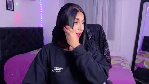 Julieta online show from 10-06-25, 01:25