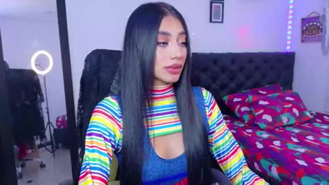 Julieta online show from 10-28-25, 01:36