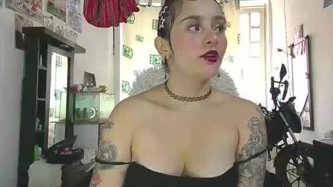 Julieta Jaguar online show from 05-27-26, 02:47