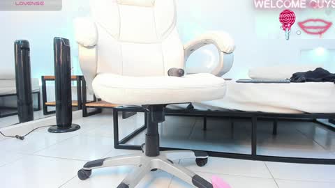 Julietha online show from 01-23-25, 05:13