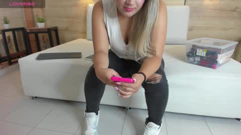 Julietha online show from 10-14-25, 03:18