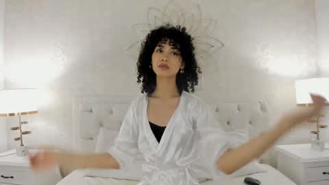 julietta    online show from 04-16-26, 12:06