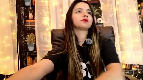 Snapshot of julietta__jackson chatting on 05-27-26, 01:57 Julietta Jackson online show from 05-27-26, 01:57