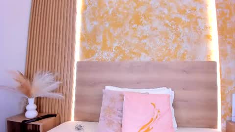 Snapshot of julietta_pink chatting on 07-11-26, 04:32 Julieta online show from 07-11-26, 04:32