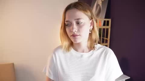 Snapshot of juliettakaniecki chatting on 09-09-25, 03:50 Mia online show from 09-09-25, 03:50