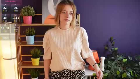 Snapshot of juliettakaniecki chatting on 09-13-25, 03:17 Mia online show from 09-13-25, 03:17