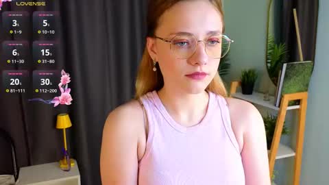 Snapshot of juliettakaniecki chatting on 11-24-25, 03:06 Mia online show from 11-24-25, 03:06