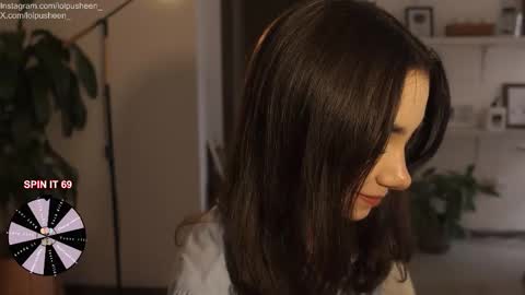 Snapshot of juliette_dee chatting on 02-10-26, 09:30 Juliette Dee online show from 02-10-26, 09:30